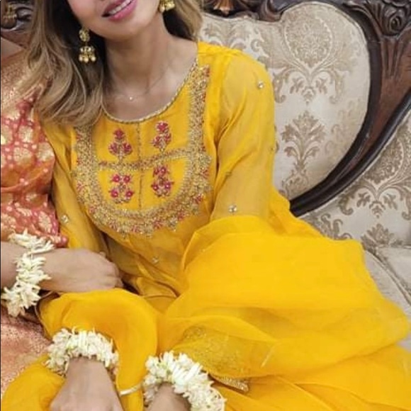 Agha Noor bridal dress Pakistani - Picture 2 of 9